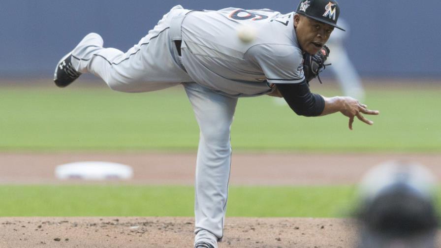 Los Vigilantes de Texas dan contrato de liga menor a Edinson Vólquez