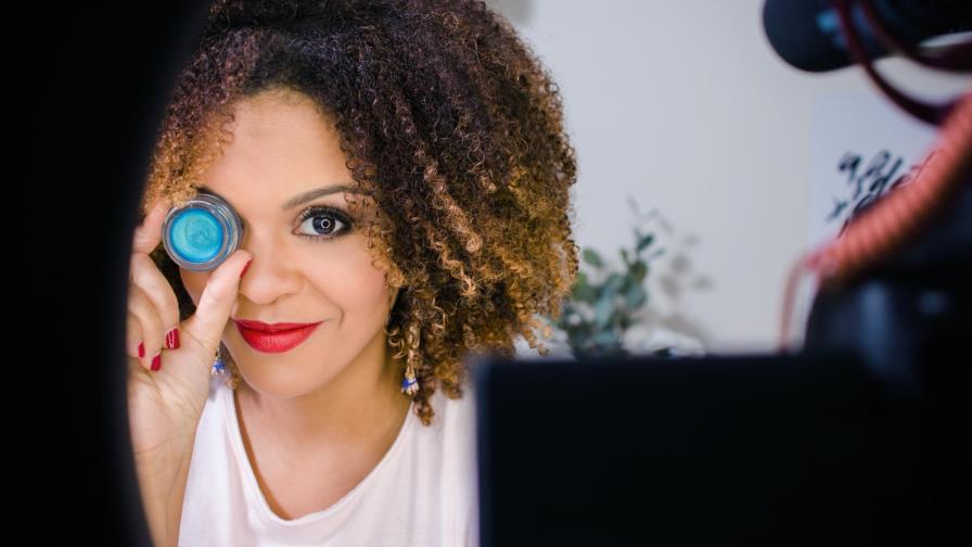 Ivelisse Vásquez: consejos para sobresalir en YouTube Ivelisse Vásquez: consejos para sobresalir en YouTube