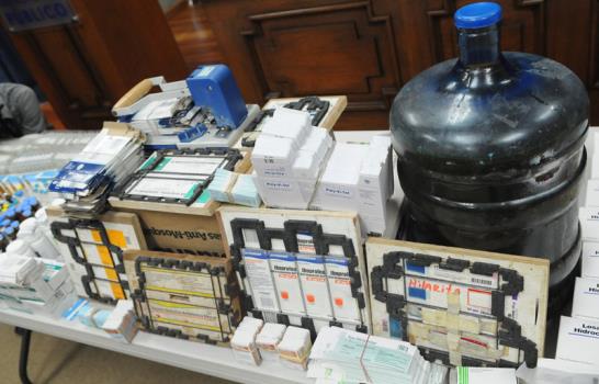 Medicamentos que no curan, matan Medicamentos que no curan, matan