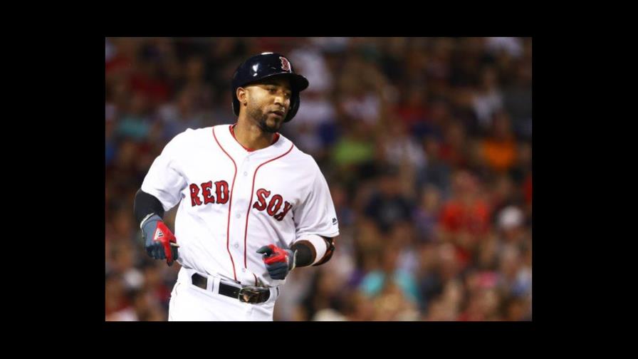 Eduardo Núñez firma con los Medias Rojas