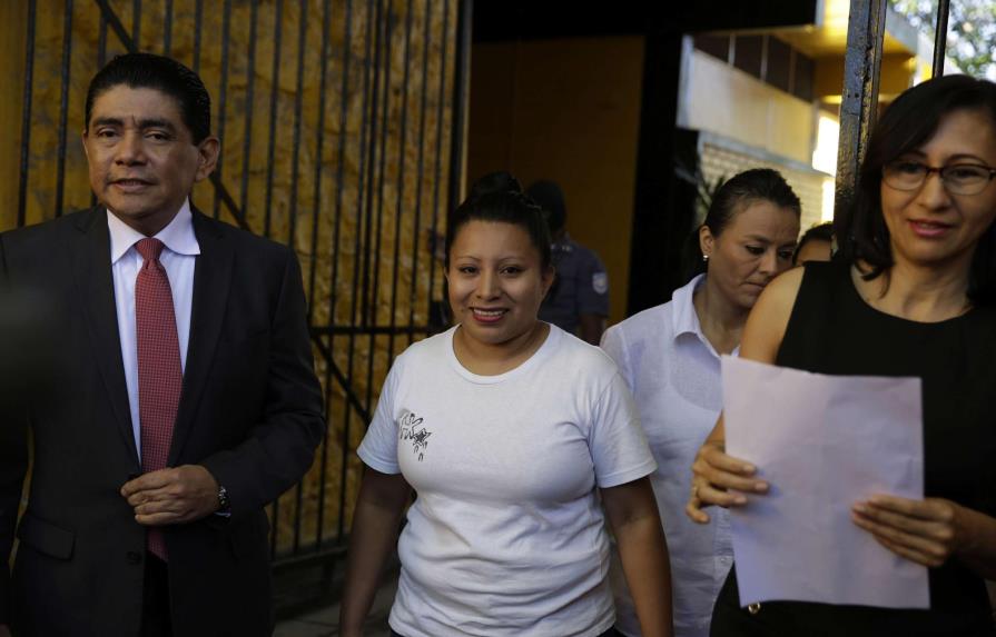 Drásticas leyes antiaborto amenazan a mujeres en Centroamérica