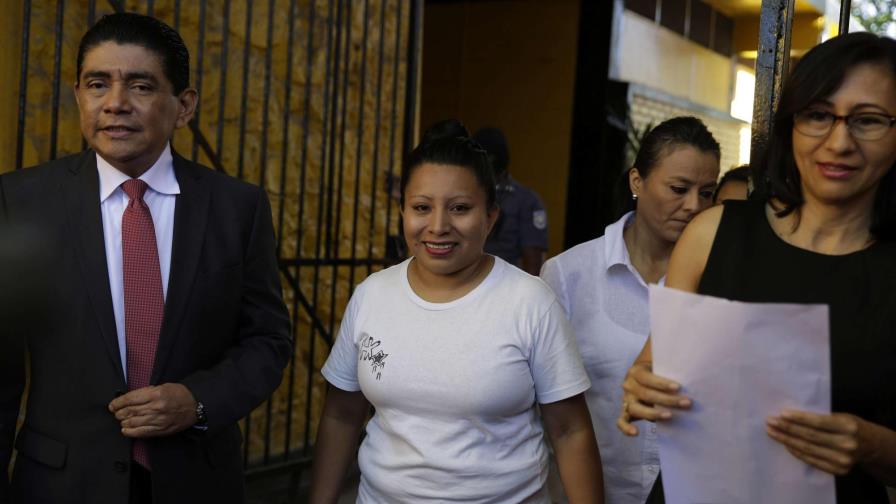 Drásticas leyes antiaborto amenazan a mujeres en Centroamérica