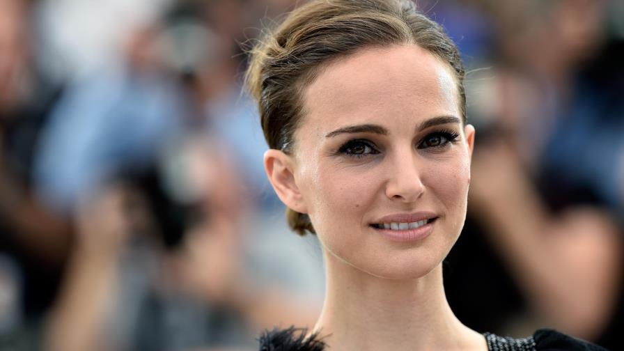 Natalie Portman deslumbrante en premiere de su nueva película
