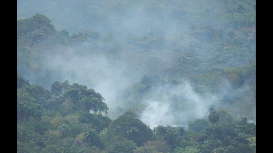 Denuncian quema de basura en el vertedero de Paraíso Denuncian quema de basura en el vertedero de Paraíso