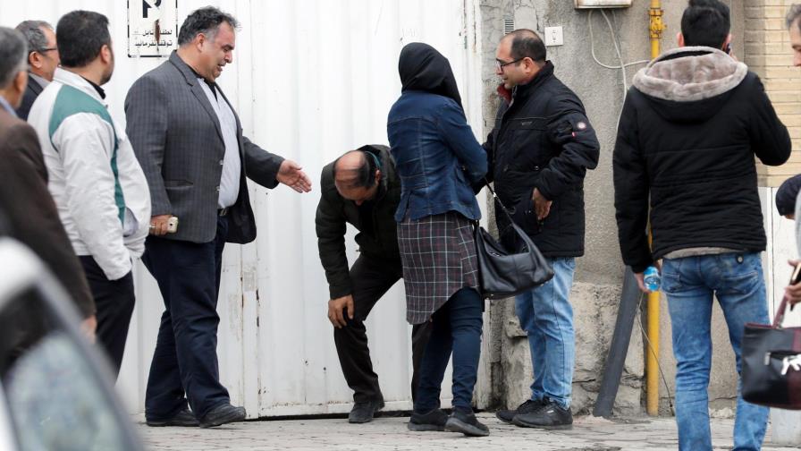 Mueren 66 personas tras estrellarse un avión en Irán Mueren 66 personas tras estrellarse un avión en Irán