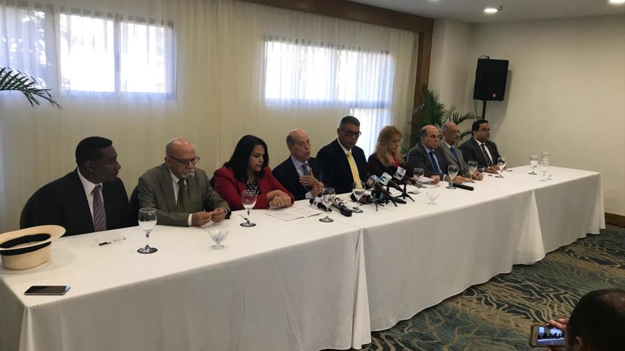 La oposición plantea voto preferencial para senadores, y obligatorio