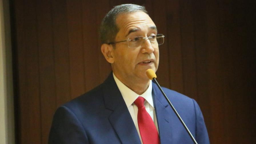 Magistrado del Tribunal Constitucional explica importancia del amparo judicial