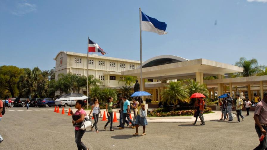 Más de 50 mil estudiantes de la UASD presentan bajos índices académicos Más de 50 mil estudiantes de la UASD presentan bajos índices académicos