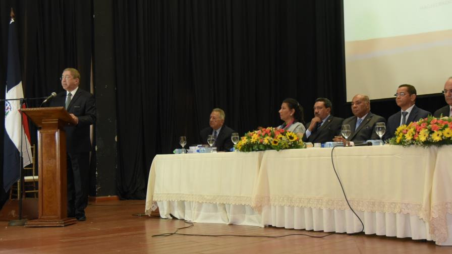 Con un panel celebran 160 años de la Constitución de Moca