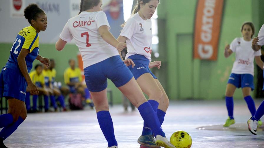 Doce equipos pasan a segunda ronda de la Copa Intercolegial Claro de Futsal Femenino 2018