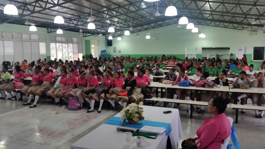 “Escuela Verde”, iniciativa que fomenta la enseñanza a través del cine foro formativo 