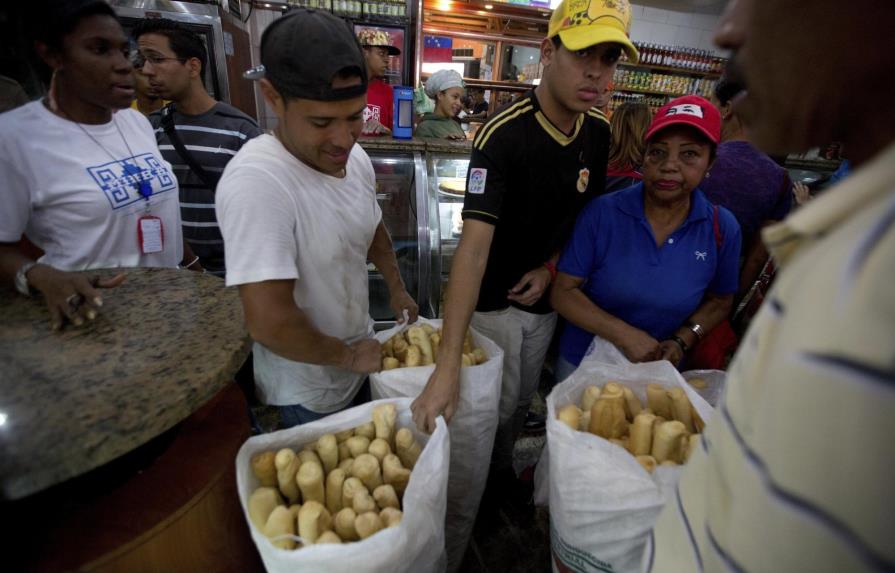 Encuesta: 64% de venezolanos perdió 11 kilos por falta de alimentos 