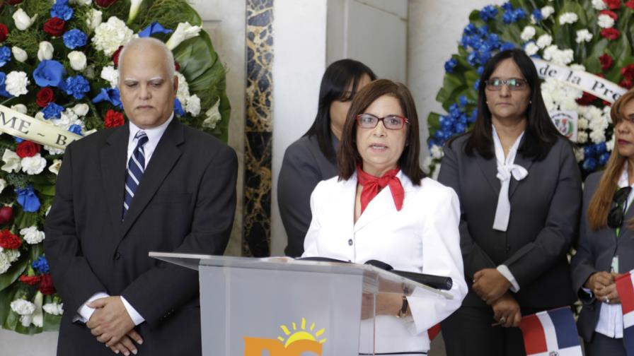 Banca Solidaria proyecta colocar este año RD$6,300 MM para financiar a 120 mil micros empresarios Banca Solidaria proyecta colocar este año RD$6,300 MM para financiar a 120 mil micros empresarios