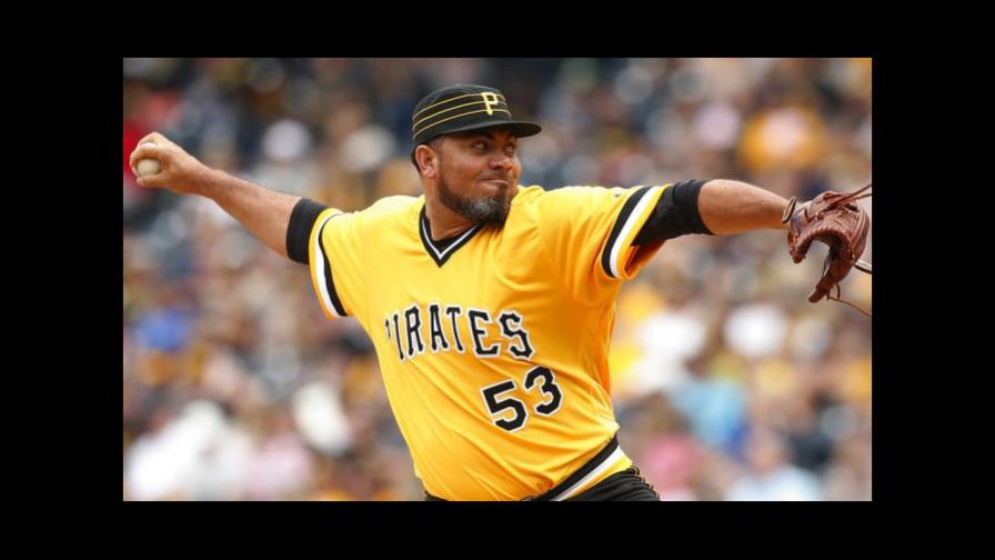 Joaquín Benoit firma con los Nacionales de Washington