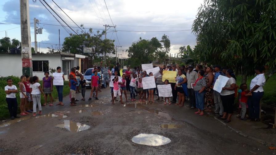 En el sector Jardines de Engombe exigen construcción de calles En el sector Jardines de Engombe exigen construcción de calles