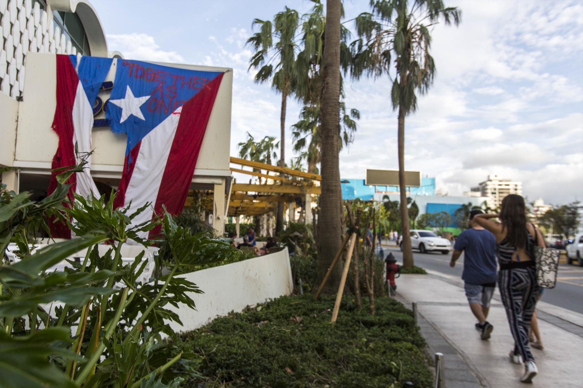 Desde el paso del huracán María por Puerto Rico el cierre de negocios y el desempleo han complicado aún más la situación del país, con una economía en números rojos.
