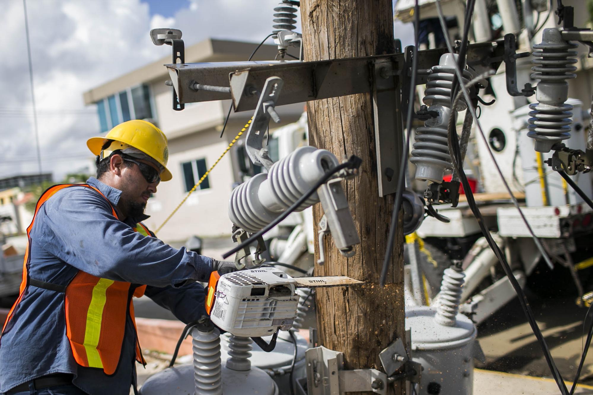 La compañía eléctrica se encuentra funcionando con un nivel de efectivo tan bajo, que sólo cubriría los costos operacionales de los próximos dos meses.