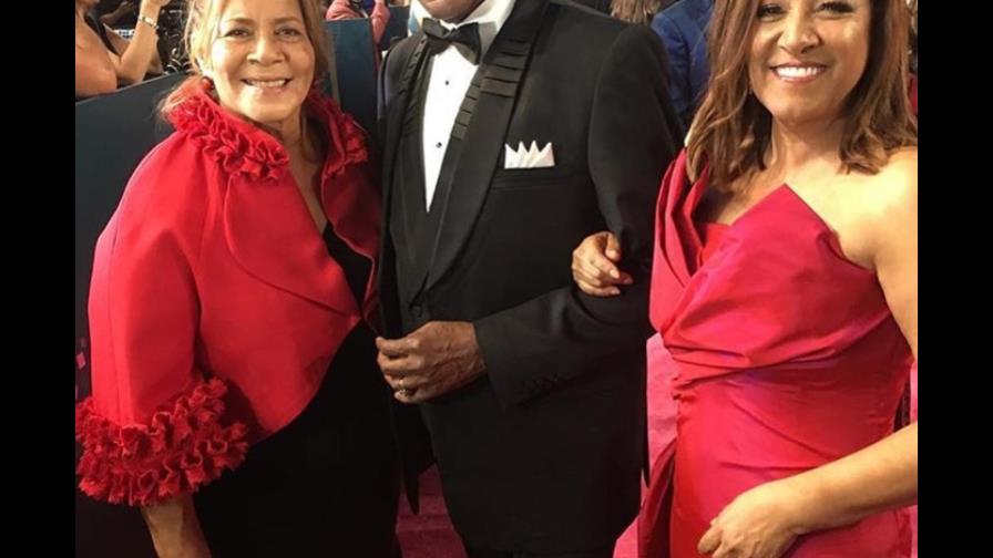 Milly Quezada y Johnny Ventura se lucen en Premio Lo Nuestro