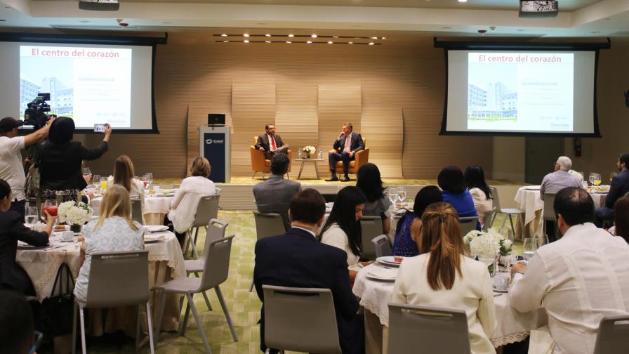 Cedimat expone sobre la salud cardiovascular con empresarios