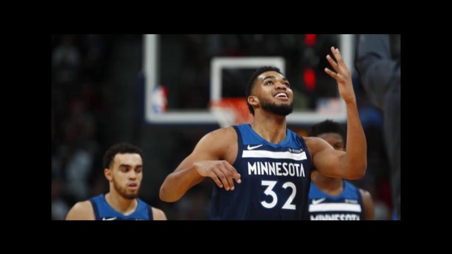 Nueva exhibición de James y Rockets con 11 triunfos seguidos; Towns mantuvo su racha de dobles-dobles 