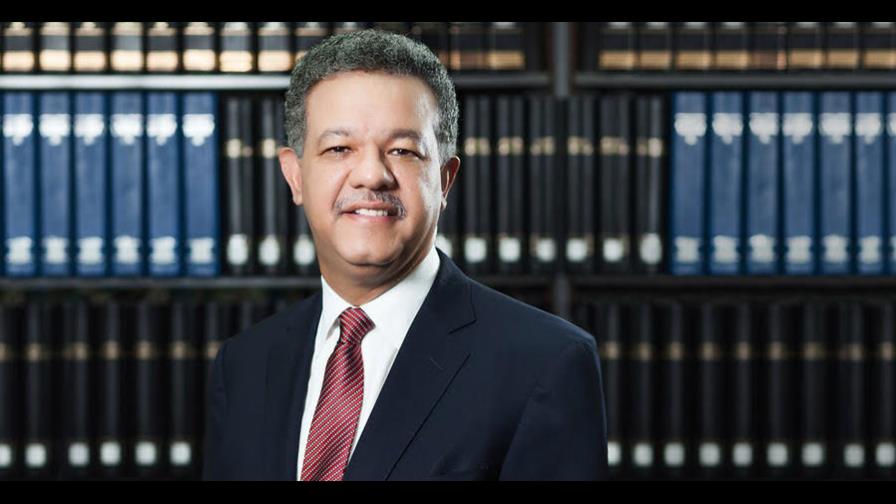 Leonel Fernández se sometió a chequeo médico en Corazones Unidos