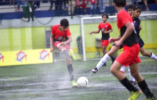 Babeque Secundaria y De La Salle dejan inaugurada la Copa de Fútbol Intercolegial