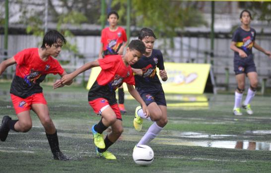 Babeque Secundaria y De La Salle dejan inaugurada la Copa de Fútbol Intercolegial