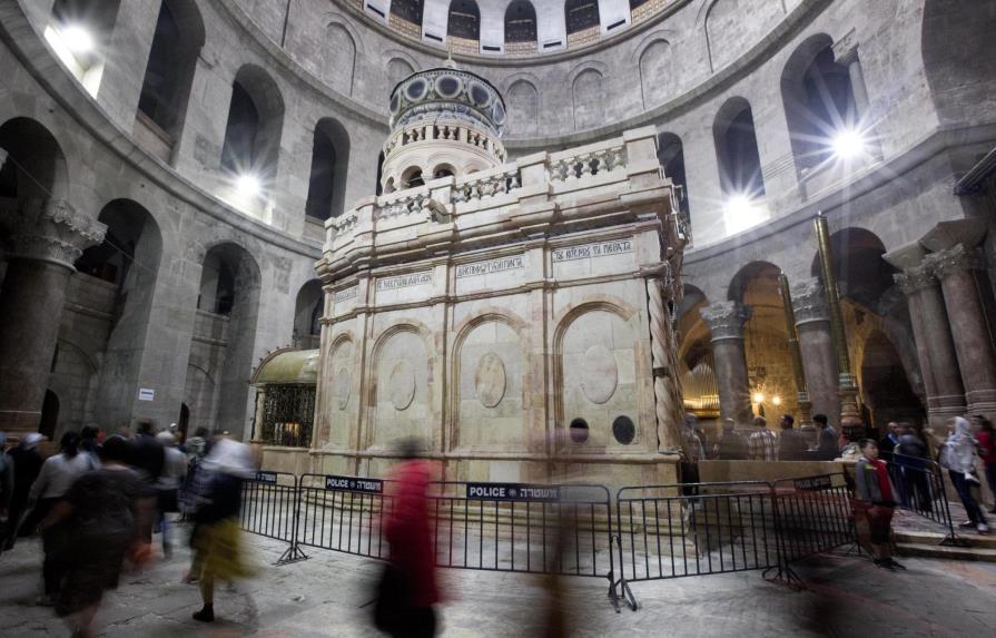 Iglesias cristianas cierran el Santo Sepulcro en protesta por impuestos