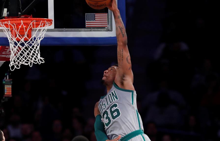 Irving anota 31, Celtics ganan 121-112 en Nueva York