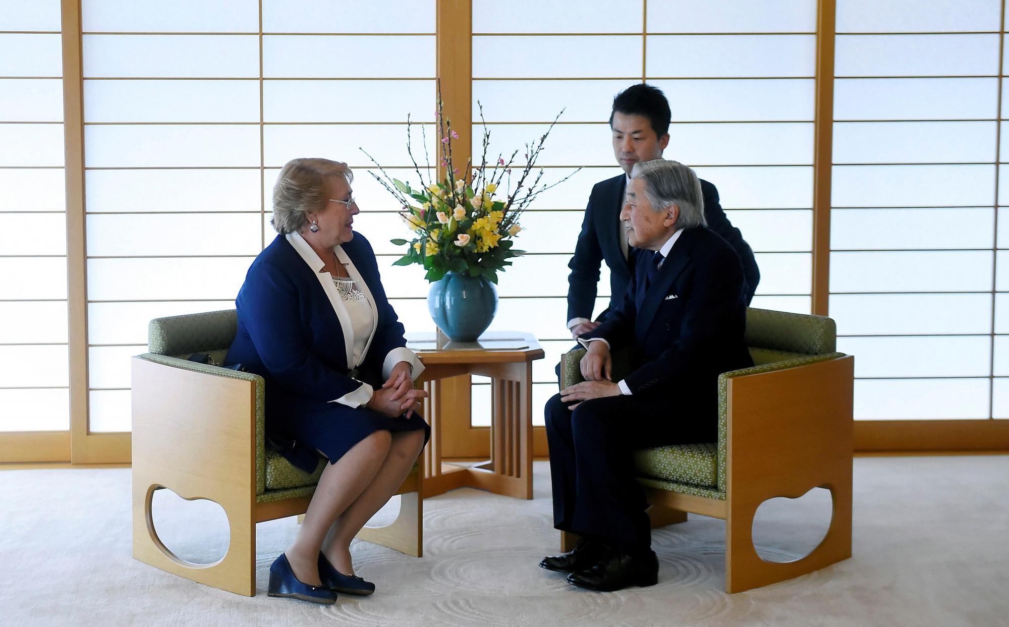 Bachelet y Akihito