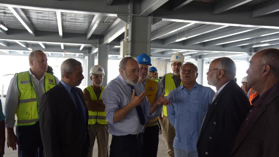 ¿El nuevo hospital Luis E. Aybar será público o descentralizado? 
La imponencia del Luis E. Aybar crea incertidumbre