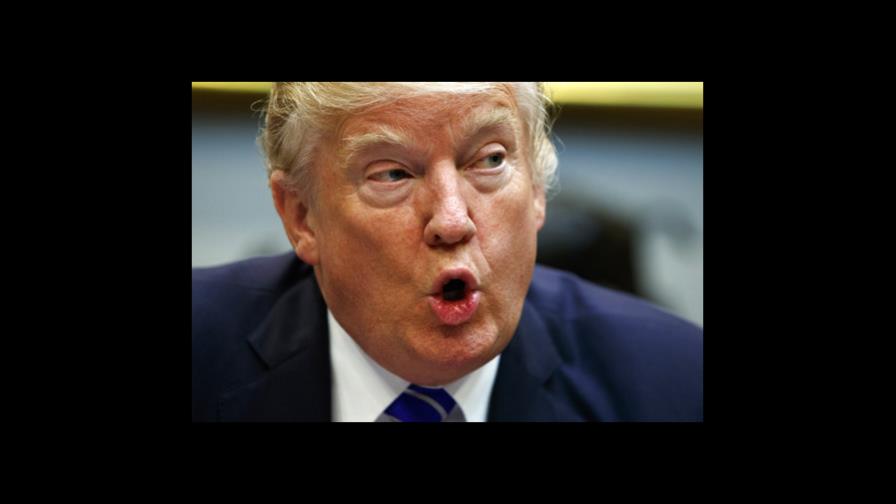 Trump dice que habría entrado desarmado a escuela durante tiroteo