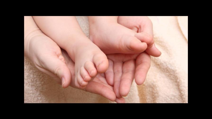 Bebé muere al caer al pavimento cuando padres peleaban en Yamasá