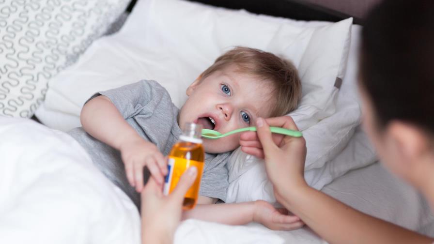 Resfriado, gripe,                   el niño y los jarabes