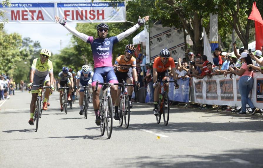Augusto Sánchez se lleva el título de la Vuelta el día de la Independencia Nacional