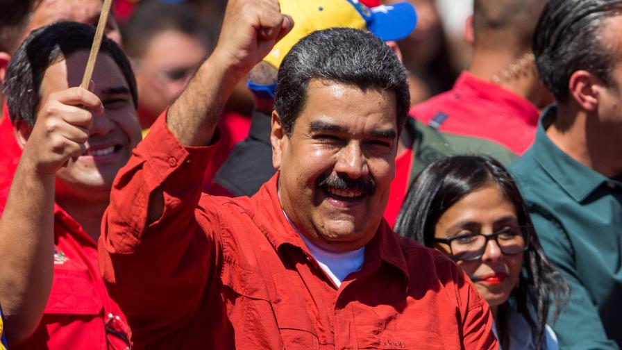 Maduro inscribió su candidatura sin oponentes de peso Maduro inscribió su candidatura sin oponentes de peso