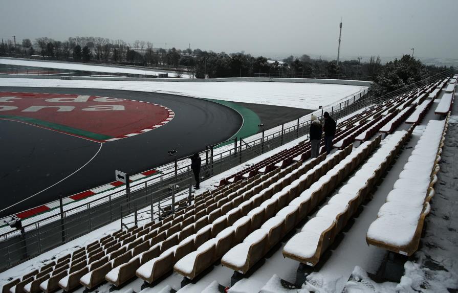 La nieve retrasa los entrenamientos de F1 en España