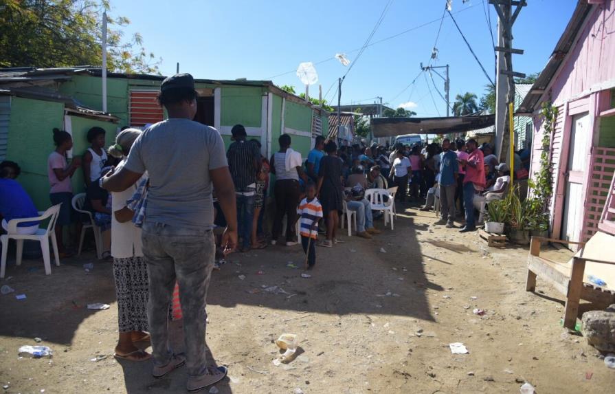 Protestan en Barsequillo, San Cristóbal, por muerte de mujer y tres niños en accidente de tránsito