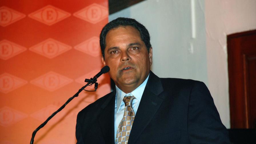 Es oficial: Junior Noboa renuncia de los Tigres del Licey