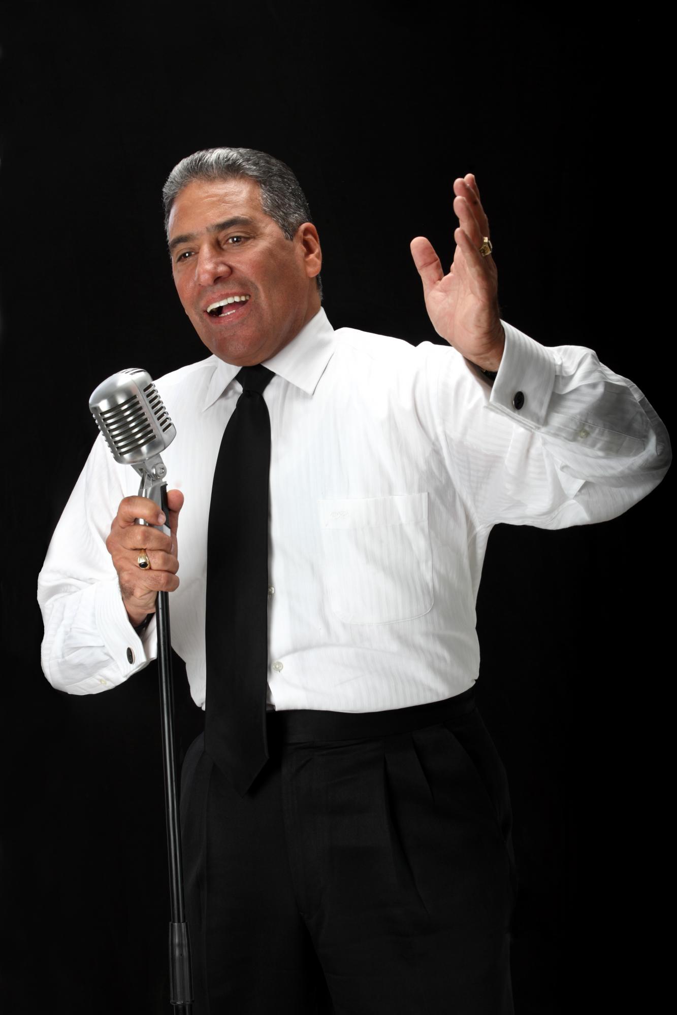 Rafael Solano celebra este año el 50 aniversario de su obra “Por amor” -  Diario Libre