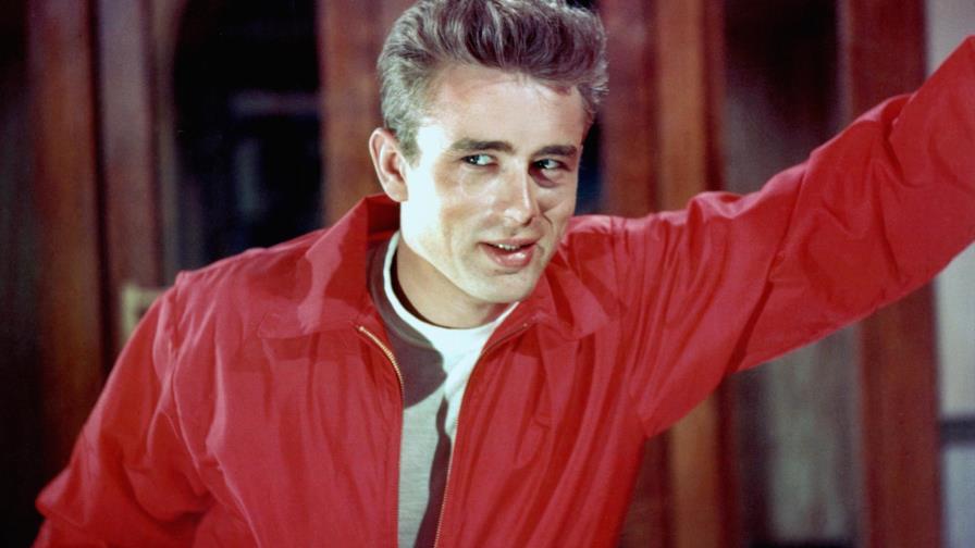 Subastan chaqueta roja que James Dean vestía en película “Rebelde sin causa”