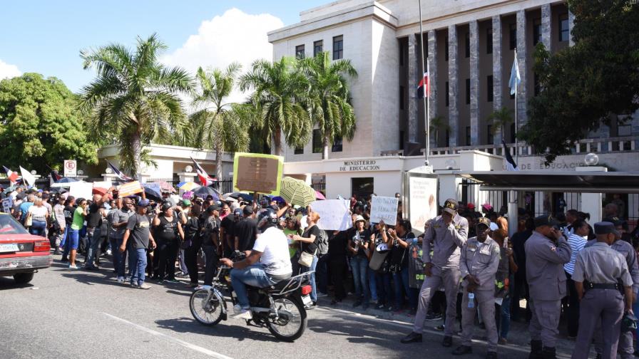 ADP saca resolución de debajo de la manga ADP saca resolución de debajo de la manga