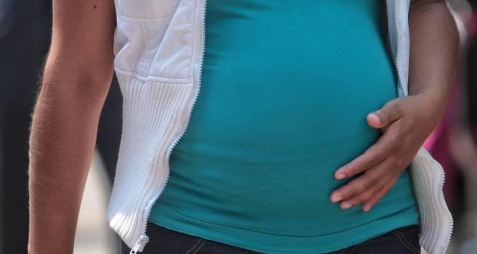 El embarazo de menores abusadas reabre el debate sobre el aborto en Bolivia