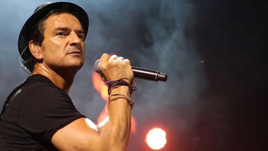 Ricardo Arjona asegura que intentó pagar a Saymon Díaz; muestra cheques