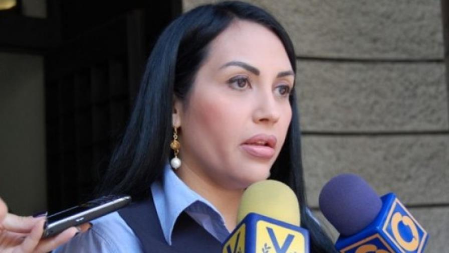 Varios opositores venezolanos rechazan cambio de fecha de las presidenciales