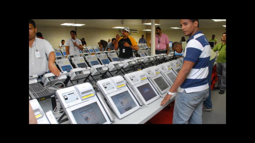 Olivares cree que la JCE debe demandar a la empresa Indra por “incumplimiento de contrato”