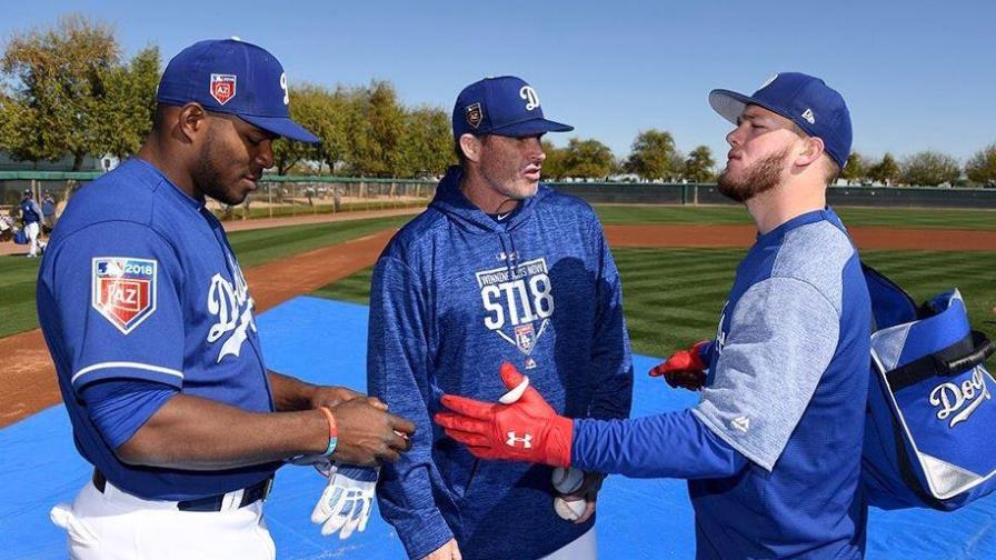 Virus sigue aquejando a jugadores de los Dodgers en los entrenamientos Virus sigue aquejando a jugadores de los Dodgers en los entrenamientos
