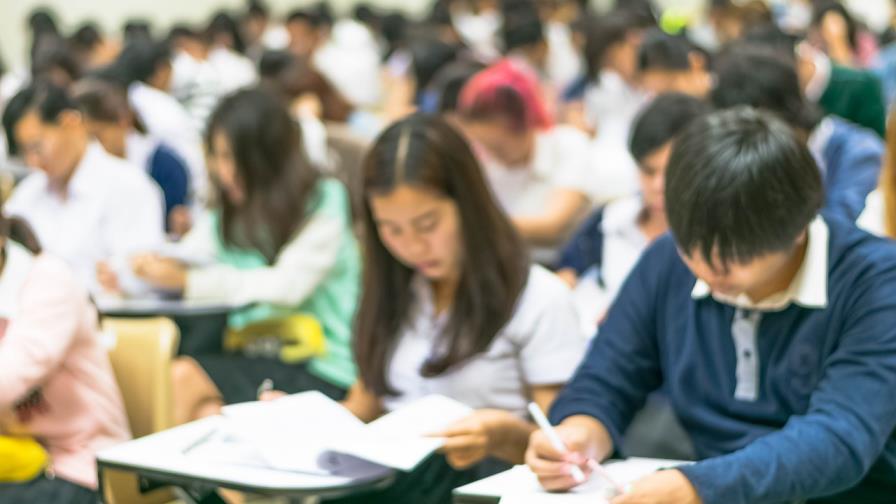 Escuela en Japón decide uniformar a sus estudiantes con ropa Armani y ahora los chicos son “importunados” Escuela en Japón decide uniformar a sus estudiantes con ropa Armani y ahora los chicos son “importunados”