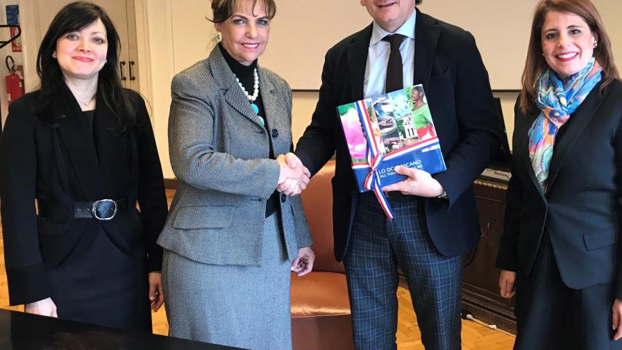 Embajadora Peggy Cabral anuncia acuerdo con principal muelle de Italia Embajadora Peggy Cabral anuncia acuerdo con principal muelle de Italia