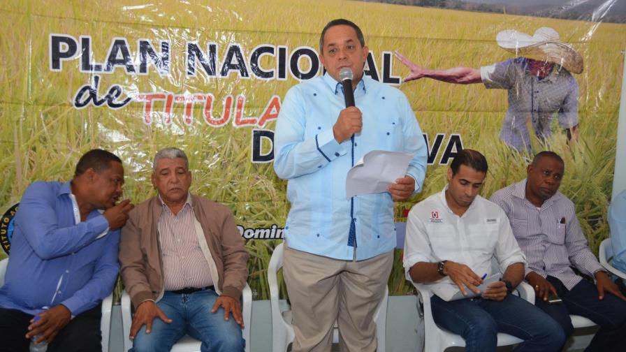 Inician trabajos de deslinde para titulación definitiva en El Seibo